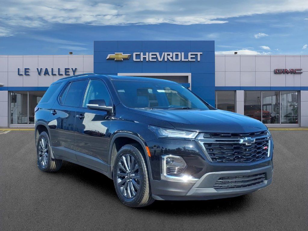 Used 2023 Chevrolet Traverse RS w/ LPO, Floor Liner Package AWD/4WD image 1