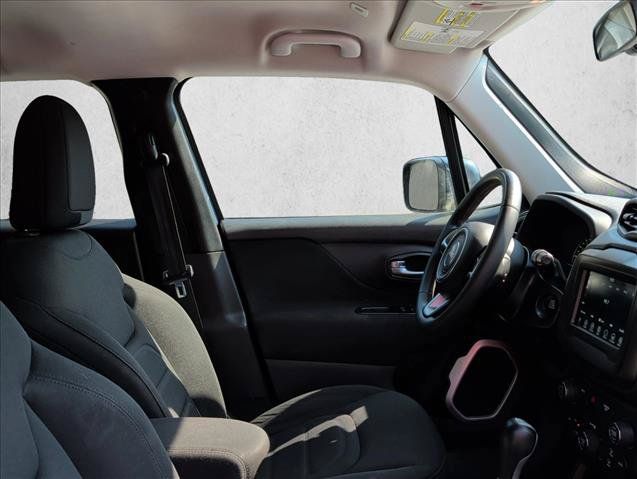 Used 2020 Jeep Renegade Latitude FWD image 26