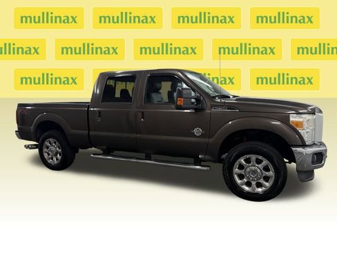 Used 2016 Ford F250 Lariat w/ Lariat Interior Package image 2