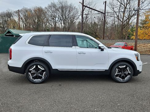 Used 2023 Kia Telluride S w/ S Sunroof Package image 6
