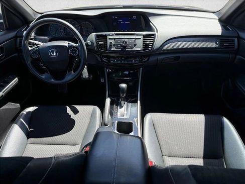 Used 2016 Honda Accord Sport image 17