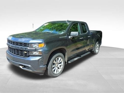 Used 2020 Chevrolet Silverado 1500 Custom w/ Custom Value Package AWD/4WD image 1