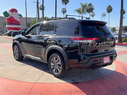 New 2025 Nissan Pathfinder SV image 5