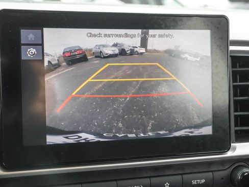 Certified 2023 Hyundai Venue SE image 6