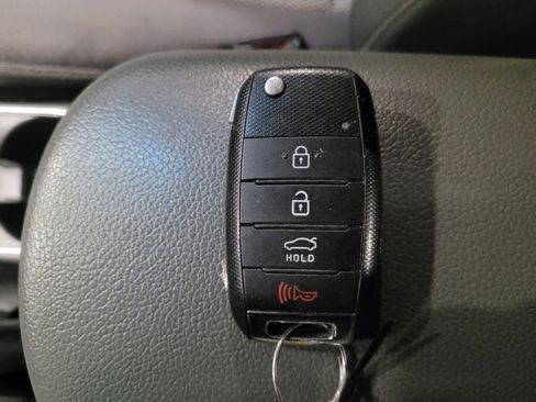 Used 2018 Kia Forte LX image 32