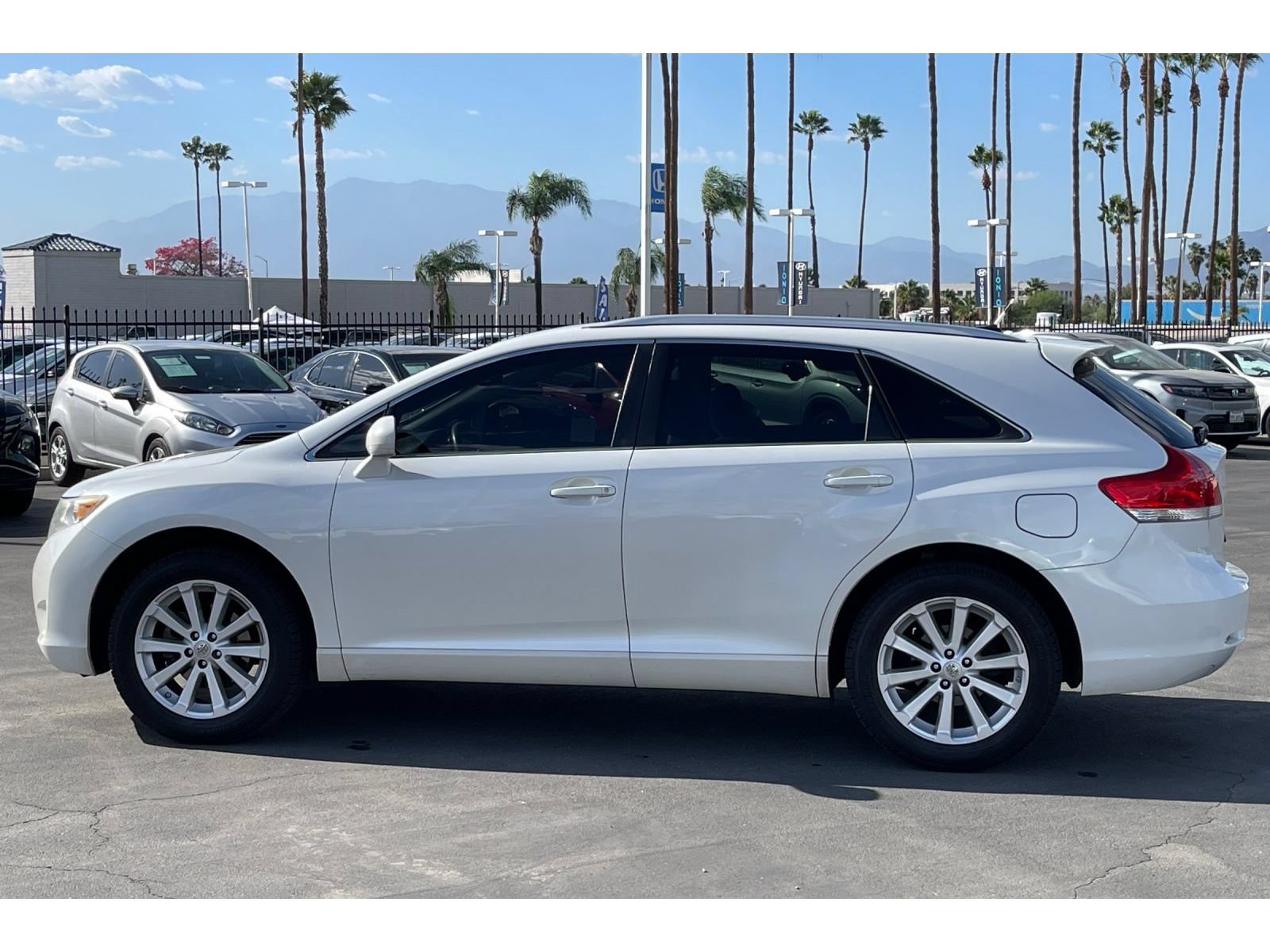 Used 2011 Toyota Venza FWD image 3