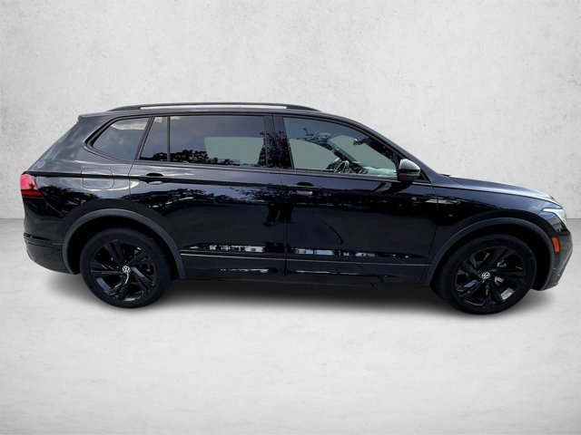 Used 2023 Volkswagen Tiguan SE R-Line FWD image 5