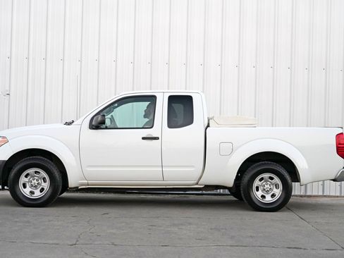 Used 2015 Nissan Frontier S image 8