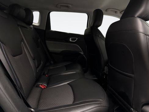 Used 2022 Jeep Compass Latitude w/ Convenience Group image 17