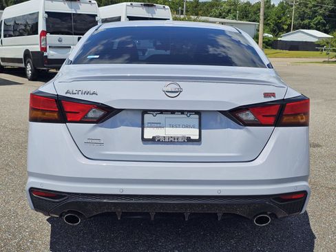 Used 2024 Nissan Altima 2.5 SR w/ SR Premium Package FWD image 10