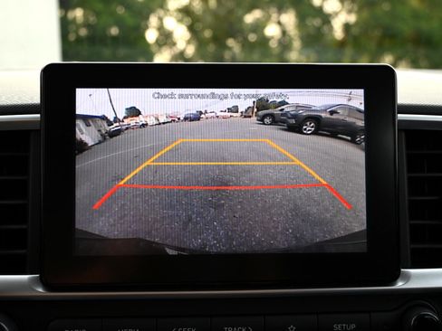 Used 2022 Hyundai Venue SEL image 28