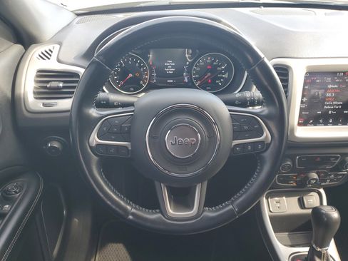 Used 2021 Jeep Compass Latitude w/ Driver Assistance Group image 17