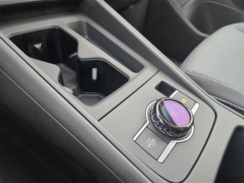 New 2025 Volkswagen Tiguan SE image 17