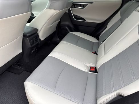 Used 2025 Toyota RAV4 Limited image 18