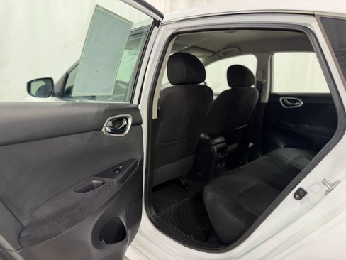 Used 2014 Nissan Sentra SR FWD image 32