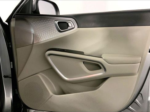 Certified 2025 Kia Soul LX w/ LX Technology Package FWD image 25