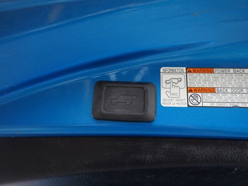 Used 2017 Toyota RAV4 Limited image 11