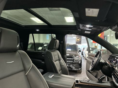 Used 2023 Cadillac Escalade Premium Luxury w/ Performance Package image 36