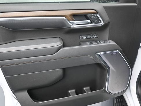 Used 2025 Chevrolet Silverado 1500 High Country w/ High Country Premium Package image 11
