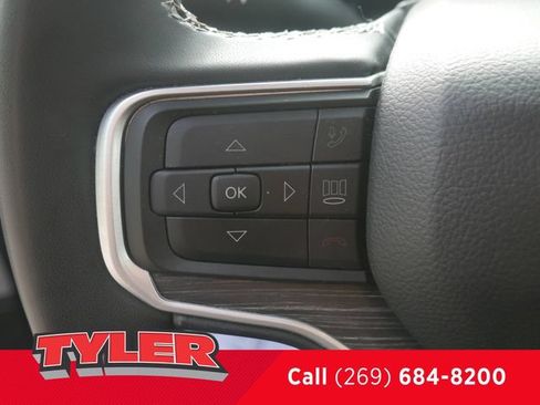 Used 2024 Jeep Wagoneer L Series II w/ Flexible Seating Group AWD/4WD image 25