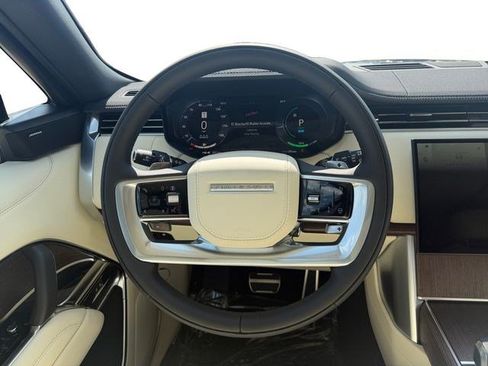Used 2026 Land Rover Range Rover SE AWD/4WD image 13