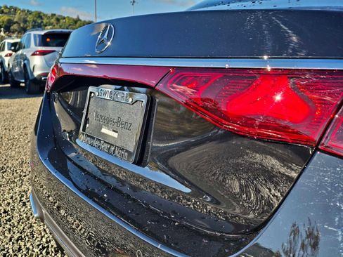 Used 2025 Mercedes-Benz E 350 Sedan image 15