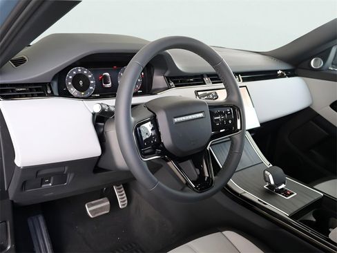 New 2026 Land Rover Range Rover Evoque Dynamic SE image 35