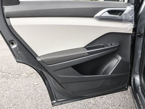 Used 2025 Volkswagen Taos SE image 25