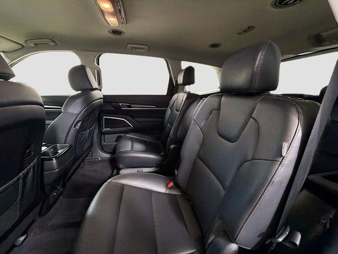 Used 2023 Kia Telluride S image 26