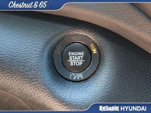 Used 2020 Jeep Cherokee Latitude Plus w/ Cold Weather Group AWD/4WD image 32