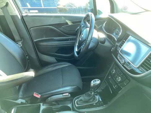 Used 2021 Buick Encore Preferred FWD image 17
