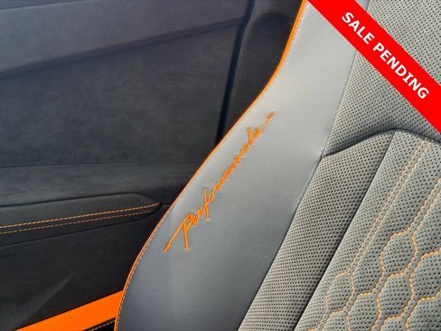 Used 2024 Lamborghini Urus Performante AWD/4WD image 34