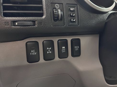 Used 2008 Toyota 4Runner Limited AWD/4WD image 17