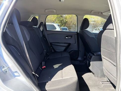 Used 2023 Nissan Rogue SV image 16