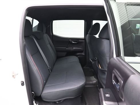 Used 2020 Toyota Tacoma TRD Off-Road image 11