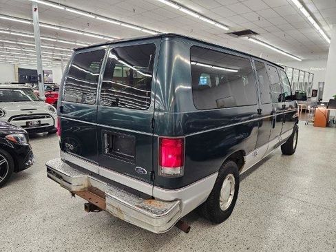 Used 2000 Ford E-150 and Econoline 150 Wagon image 4