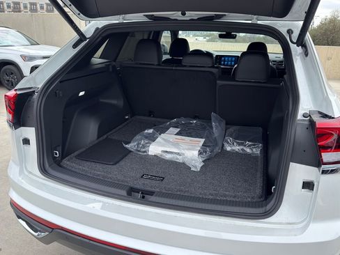 New 2026 Volkswagen Atlas Cross Sport SE FWD image 10