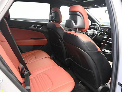 Used 2023 Kia Sportage SX image 19