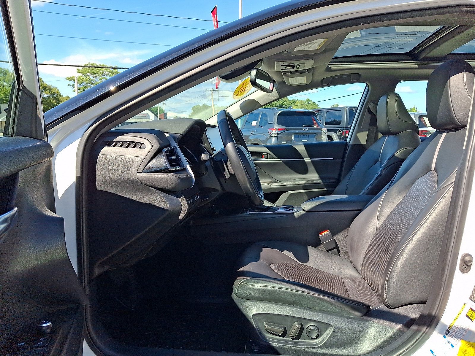 Used 2022 Toyota Camry XSE AWD/4WD image 15
