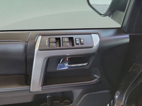 Used 2018 Toyota 4Runner SR5 image 7