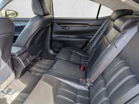 Used 2016 Lexus ES 350 w/ Luxury Package w/Wood Trim image 16