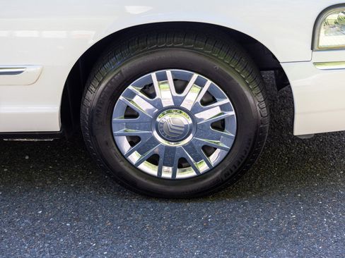 Used 2007 Mercury Grand Marquis GS RWD image 31