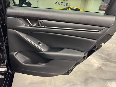 Used 2018 Honda Accord Sport image 33