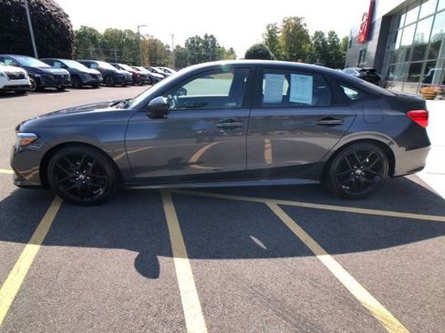 Used 2022 Honda Civic Sport image 2