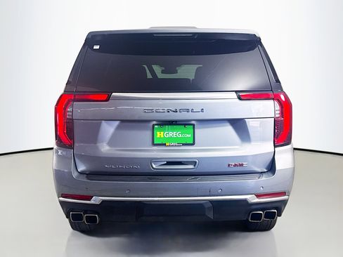Used 2025 GMC Yukon Denali RWD image 8