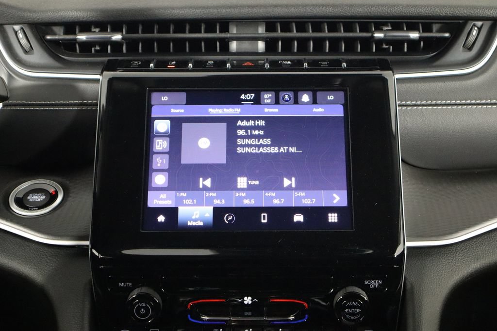 Used 2023 Jeep Grand Cherokee L Laredo AWD/4WD image 28