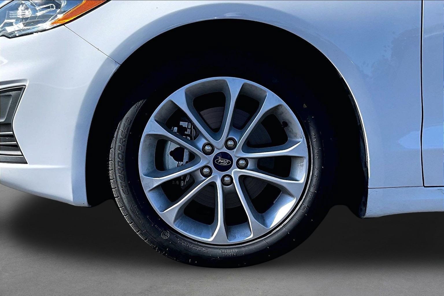 Used 2020 Ford Fusion SE FWD image 8