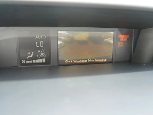 Used 2014 Subaru Forester 2.5i Limited AWD/4WD image 18