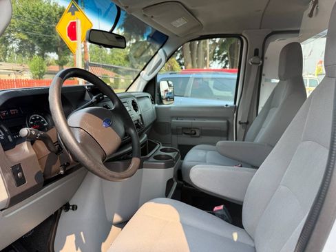 Used 2011 Ford E-350 and Econoline 350 XL w/ Interior Upgrade Pkg RWD image 18