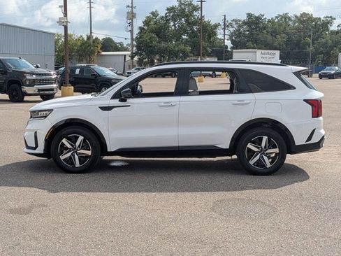 Used 2023 Kia Sorento S w/ Panoramic Sunroof Package FWD image 9